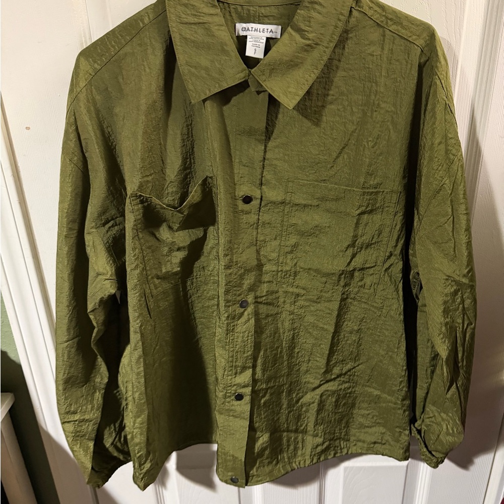 ❣️❄️Athleta Green Button-Down Shirt
